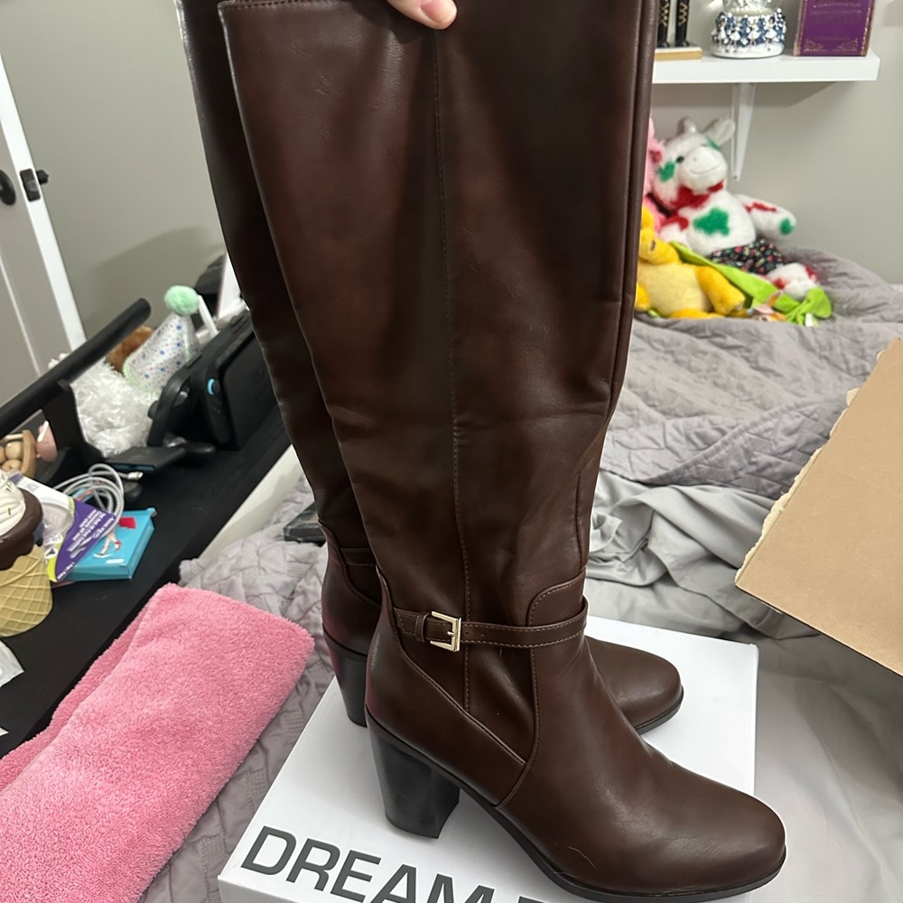 Dream Pairs Dark Brown Heeled Boots